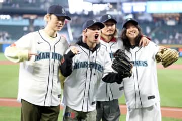 「日本の誇りです」ワンオク、米大リーグでの始球式前の所作が話題に「やっぱりワンオクすごい！！」「こういうとこが最高」