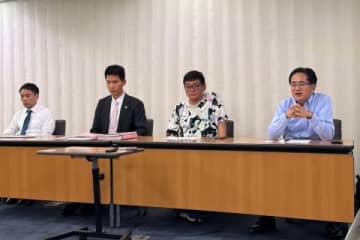 ウーバー配達員「アカウント停止」めぐり運営会社と和解、「個人事業主扱い」の問題は残されたまま