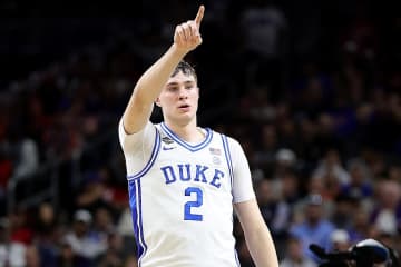 「フラッグをホーネッツに置きたくないだろう」アリナスがドラ１候補の大都市行きを推奨「NBAの助けにならない」＜DUNKSHOOT＞