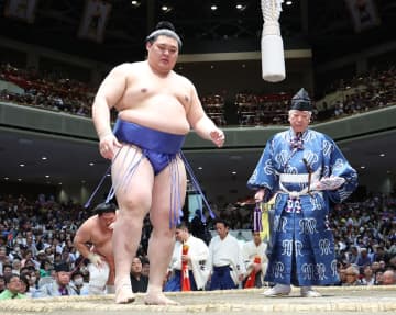 【夏場所】大の里　単独首位で綱取り一直線…元貴景勝の湊川親方も絶賛「重い、大きい、強い」