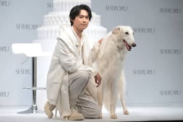 SixTONES 松村北斗〝相棒〟引き連れイベント登場「筋肉質でかっこいい」