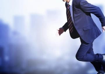 企業がキャリア採用で「特に採用したい年齢層」...3位「20代前半」21.9％、2位「30代前半」28.4%、1位は？
