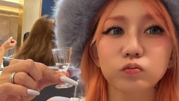 「ウエストほっそーい！」倖田來未(42) “背筋”際立つショット披露！鍛え上げられた姿に「この体になりたい」「背中の筋めちゃくちゃキレイ」
