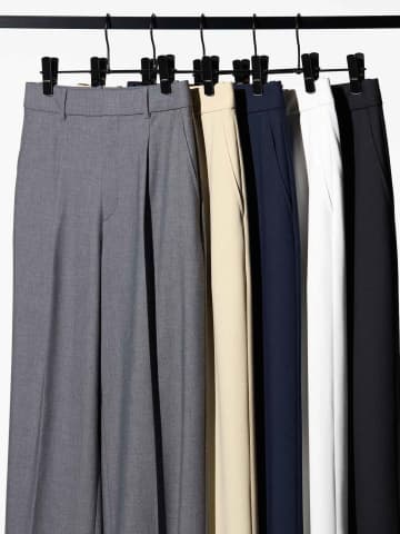 【ユニクロの白パン】がオシャレ！ 40・50代はこう着たい！「きれいめカジュアルコーデ」