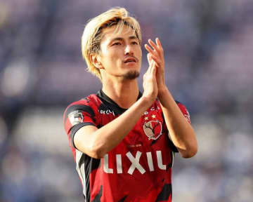 鈴木優磨の献身。貴重な得点源でありながらチャンスメイクに精を出す。こぼれ球もしゃかりきに回収。首位鹿島で絶大な存在感