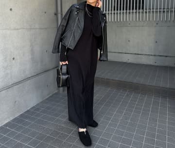 重く見えないオールブラックコーデの秘訣とは？洗練された辛口モードの絶妙バランス【40代の毎日コーデ】