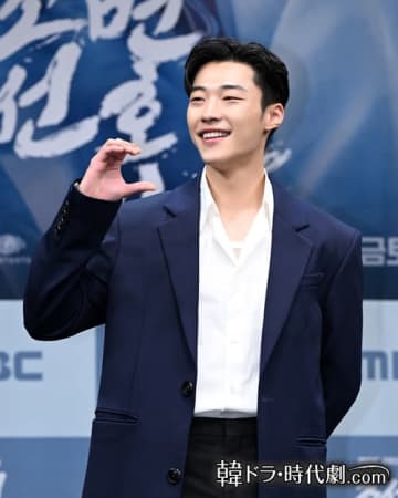『朝鮮弁護士カン・ハンス』で見せた新境地、ウ・ドファンの緻密な感情演技の真髄
