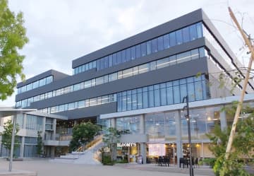 市役所の一部を休日に無料開放　埼玉・春日部　庁舎2階の「まちのリビング」を自主学習などのスペースに　予約不要で中高生や大学生など個人であれば誰でも利用可