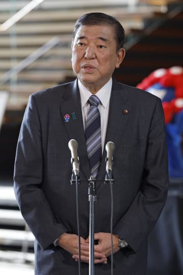首相、江藤農相続投させると明言　「責任を痛感」と陳謝