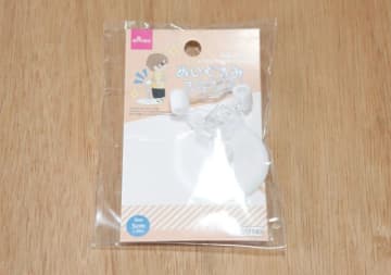 ダイソーってこんなのも売ってるの！？苦労して立てたのにすぐ倒れる…お悩み解決専用グッズ3選