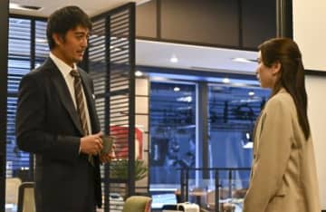 日曜劇場「キャスター」「幼稚園で習わなかったのか。人のものを取ってはいけないと」「悲劇のヒロインとして同情したかと思えば、今度はうそつきと一斉に非難する」