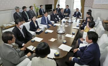 下村氏招致の結論持ち越し　衆院予算委、あす再協議