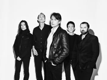 suede、“壊れた人のための壊れた音楽”新作『Antidepressants』を9月に発表