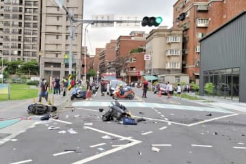 小学校近くで車暴走、3人死亡、10人余り負傷―台湾