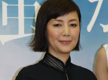 戸田恵子、自宅で花開いた白が鮮やかなユリを公開⇒「とても美しい」「癒やされる」と反響