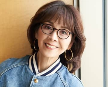 柏木由紀子77歳、オシャレなコーデの数々が話題「ステキ」「若々しい」
