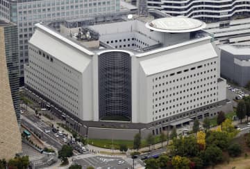 階段で女性突き落とし疑い、大阪　男を再逮捕、ストーカーか