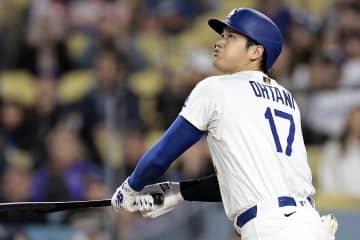 「オオタニがボールを破壊した」大谷翔平、逆方向への173キロ超速弾に米驚嘆「No.17による17号アーチはメジャーリーグトップだ」