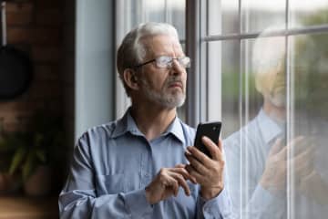 70歳以降も「会社員」として働く父。厚生年金保険料は「給料」から引き続き引かれるのでしょうか？