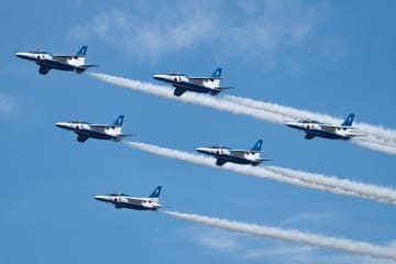 千歳基地でブルーインパルス撮影・サイン会にF-15＆救難ヘリの地上展示見学会！どーんと400名募集 5月31日