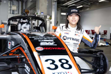 フォーミュラ大好き最年少、クールな現役高校生の夢はSF参戦【KYOJOインタビューVol.6／佐藤こころ】