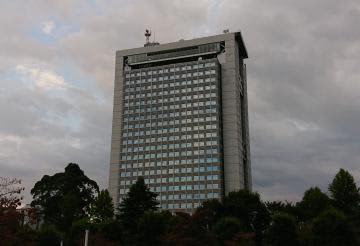 オウム病感染　茨城県内6年ぶり　60代男性、職場でハト接触か