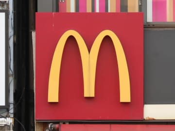 マック「ハッピーセット」、おもちゃだけ持ち帰って大量放置？動画や画像がSNS拡散→怒り続出　本社は「調査中」