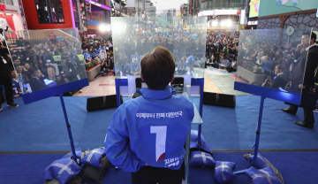 韓国、野党候補がテロ対策強化　大統領選で演壇に防弾ガラス