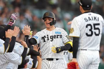 巨人震撼の“4/7”…阪神24歳は「ほんまバケモン」　特大の一発にX騒然「なにこれ？」