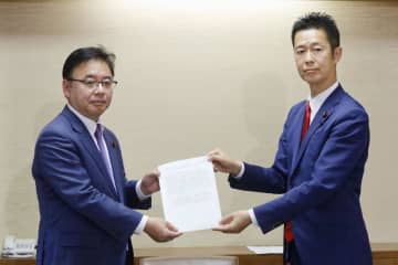 立民、給付低下見込みで底上げを　年金改革、修正案を自民党に提示