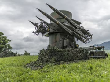 スイス軍、長距離ミサイルの購入を検討