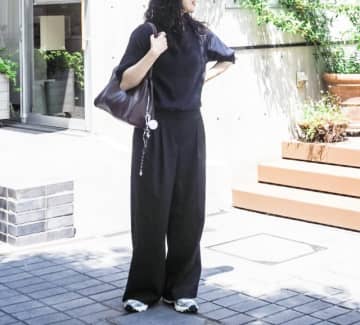 「おしゃれ」と「ラク」を基準に。心地よい大人のスニーカーコーデの楽しみ方