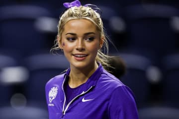 「ハイレグ女王だ！」米体操界が誇る金髪美女、大胆な“食い込みビキニ”姿にファン興奮！「破壊力えぐい」「セクシーすぎる」