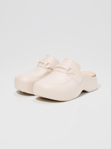 サッと履ける！【GU】楽なのにサマ見え♡ 「今っぽサンダル」
