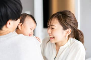 働くパパママのための「育児給付金」まとめ。出産から時短勤務まで国からどんな支援が受けられる？