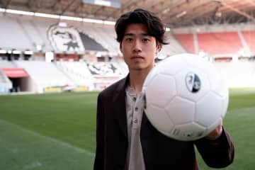23歳日本人がブンデス初挑戦「見せつけてやれ」　5大リーグ移籍で期待の声「めっちゃいいチーム」