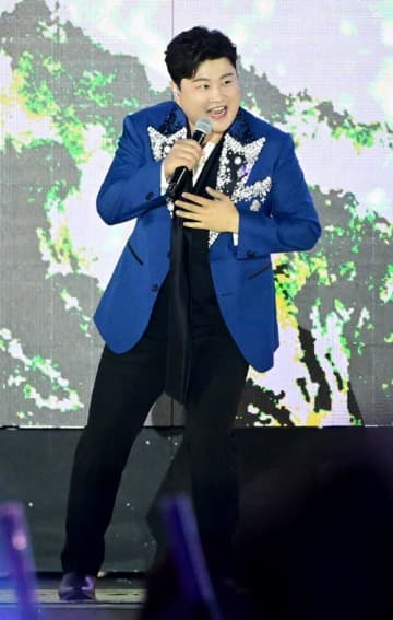 飲酒・ひき逃げ・マネ身代わりと“役満”で実刑確定の韓国歌手　盲目ファンは応援もむしろ「毒」に