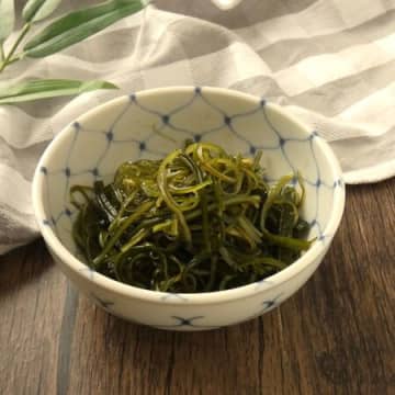 材料3つ！「茎わかめの醤油和え」