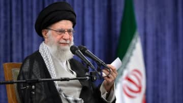 イラン最高指導者、米国との核協議に懐疑的な見方　「成果が出るとは思わない」