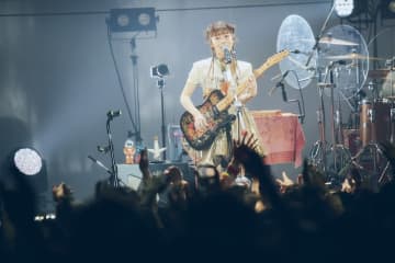 【ライブレポート】CENT（セントチヒロ・チッチ）、自身初のZepp公演で詩羽、おかもとえみもサプライズ出演。ミニアルバム発売決定も