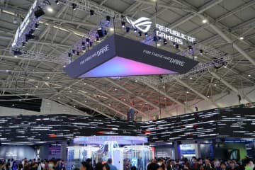 ROG Ally用ドックやRTX 5090 eGPUボックス、初音ミクコラボのアイテムが目白押し！ASUSブースレポート