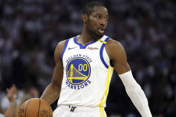 ウォリアーズで“宝の持ち腐れ”となっている22歳クミンガに、元NBA選手が移籍を提言「ワシントンにトレードすべきだ」＜DUNKSHOOT＞