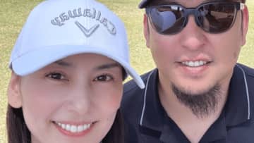 「ナカジ羨ましい」「髭！笑」昨季引退の中島宏之氏、夫婦“自撮り”2ショットにファン羨望