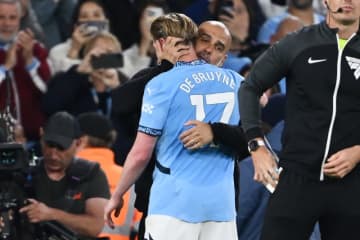 デ・ブライネ退団セレモニーで涙…ペップ「彼のために勝ちたかった」
