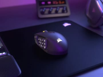 CORSAIR、16個のボタンを搭載した無線ゲーミングマウス