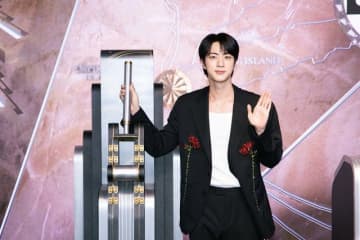 「BTS」JIN、「Echo」のキーカラーでニューヨークのエンパイアステートビルを彩った…「インスピレーションと力になってくれて感謝」