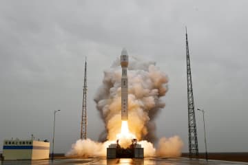 中国、運搬ロケット「力箭1号遥7」で衛星6機打ち上げ