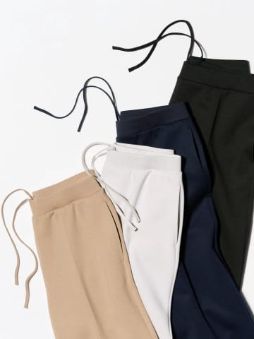 スウェットなのにきれい見え！【ユニクロ値下げ】大人の1軍♡「優秀パンツ」