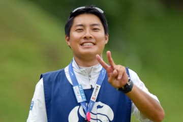 “トリプルボギー不倫” でゴルフ界「9年間出禁」処分…「積極的に働きかけた」男性キャディーは “引退する気なし” の強心臓