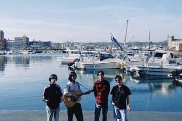 鹿児島を拠点とするバンド“花想い”、1stアルバム『The Port』より「サンダル」配信開始